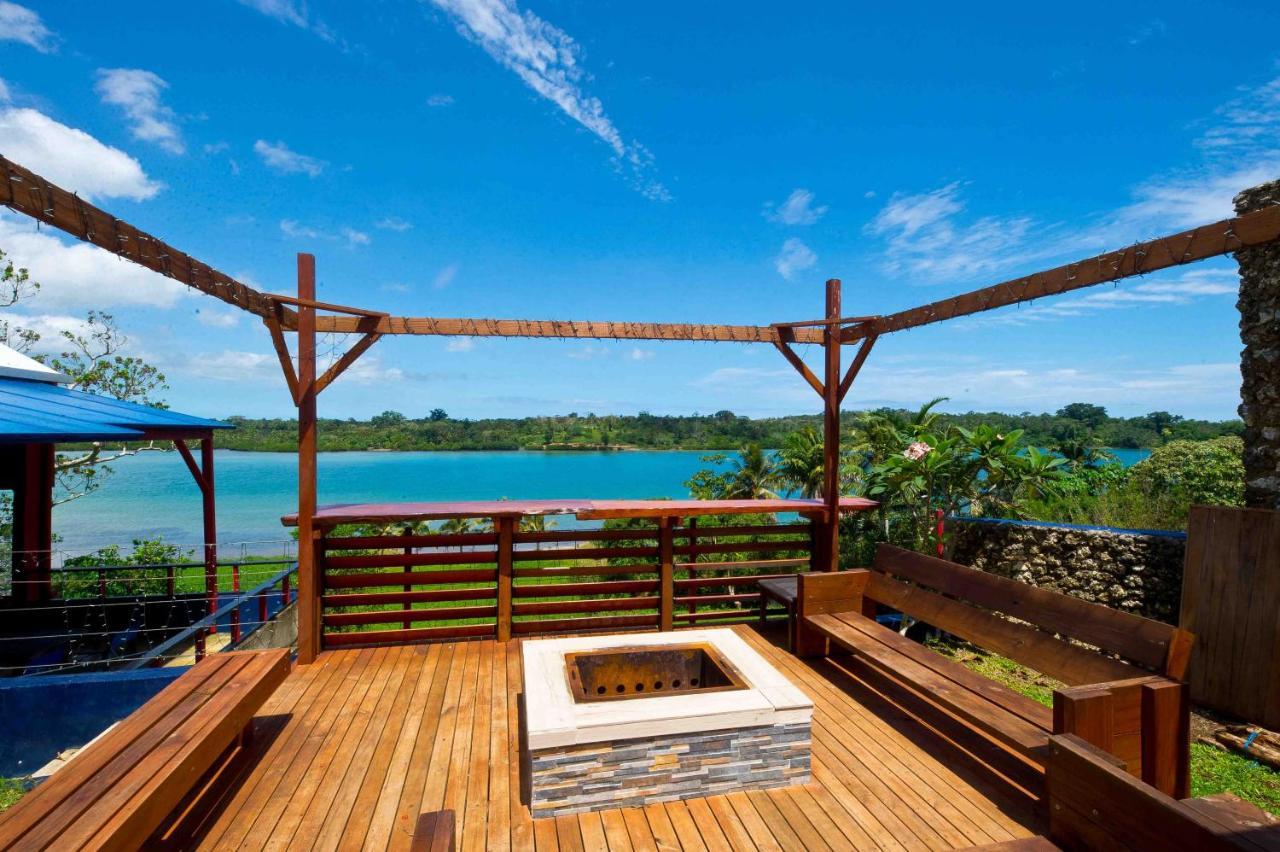 Ostello Retreat Seaside Port Vila Esterno foto