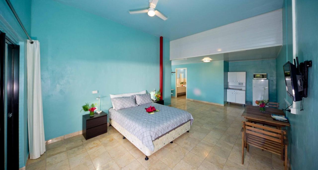 Ostello Retreat Seaside Port Vila Esterno foto