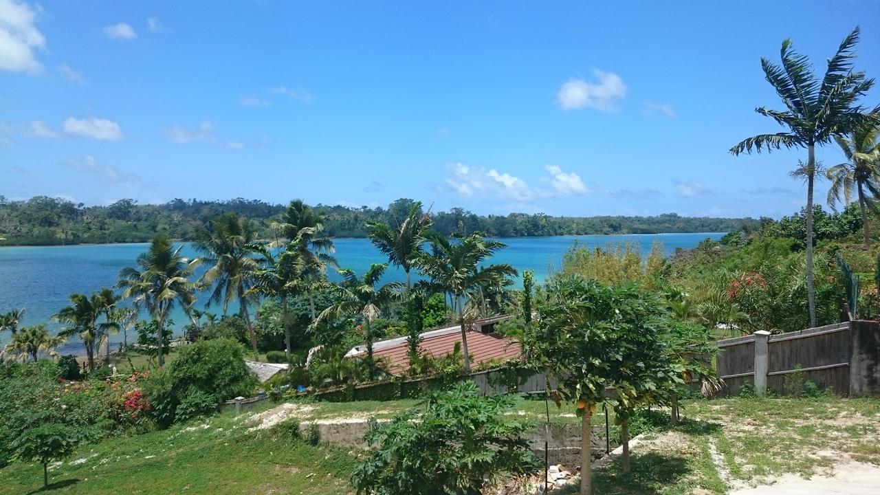 Ostello Retreat Seaside Port Vila Esterno foto